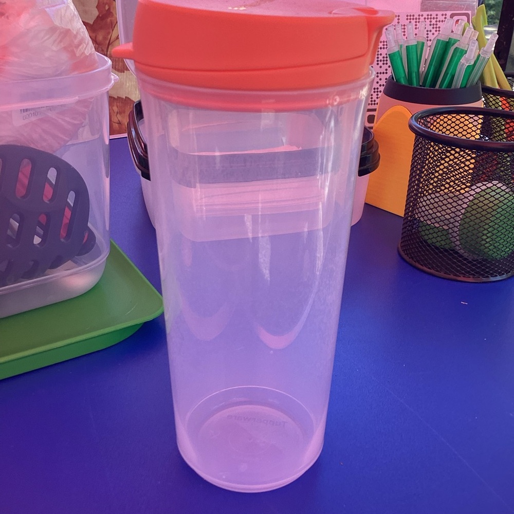 Tupperware Thirst n Sip cups - set of 4 in orange